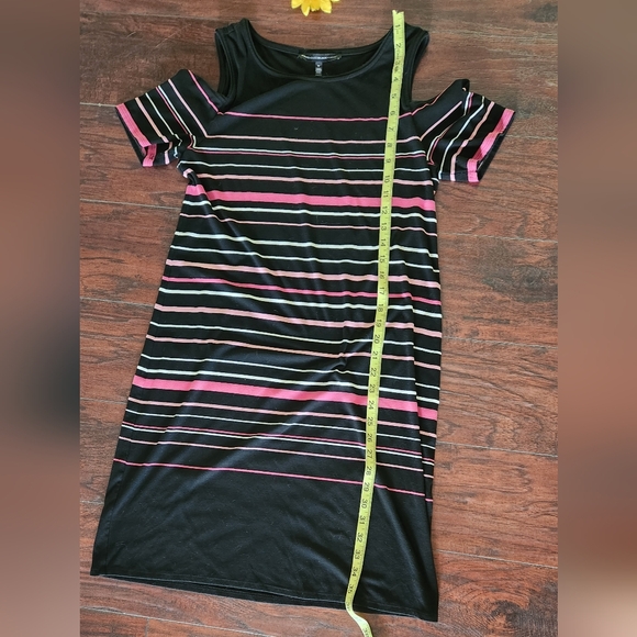 WHITE HOUSE BLACK MARKET CUTOFF SHOULDERS DRESS 👗 - Picture 6 of 8